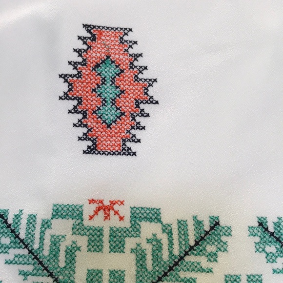 FREEWAY size M white embroidered mini skirt - Picture 2 of 7